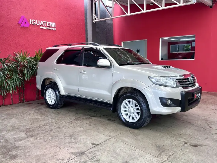 HILUX SW4 3.0 SRV 4X4 7 LUGARES 16V TURBO INTERCOOLER DIESEL