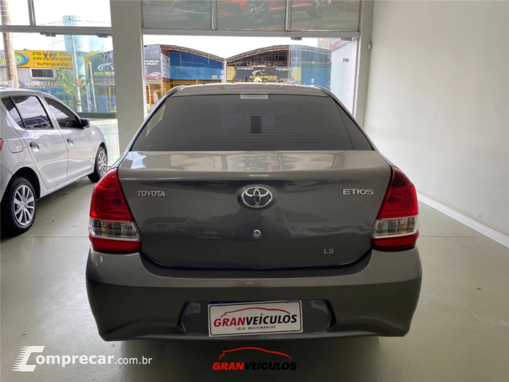 ETIOS 1.5 X PLUS SEDAN 16V FLEX 4P AUTOMÁTICO