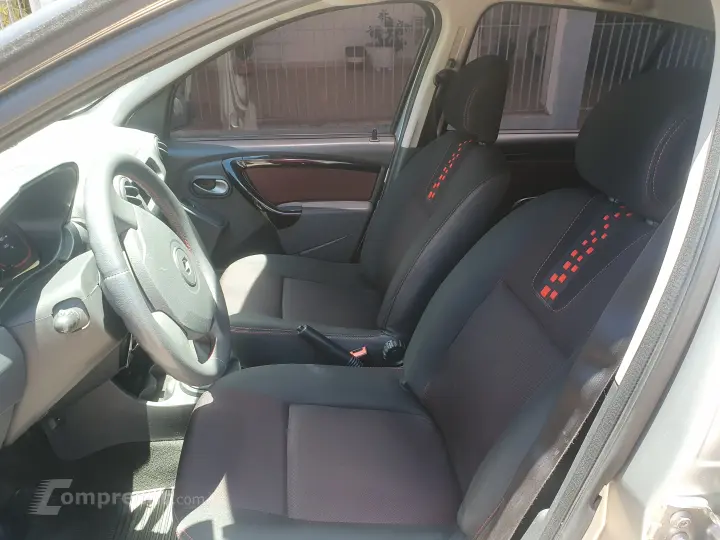 SANDERO 1.6 Stepway 8V