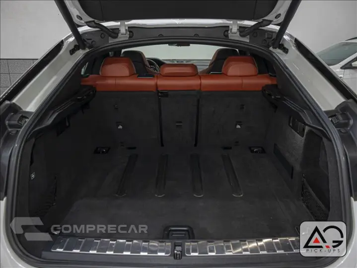 X6 4.4 V8 Biturbo M Competition