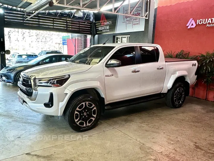 HILUX 2.8 D-4D TURBO DIESEL CD SRX PLUS 4X4 AUTOMÁTICO