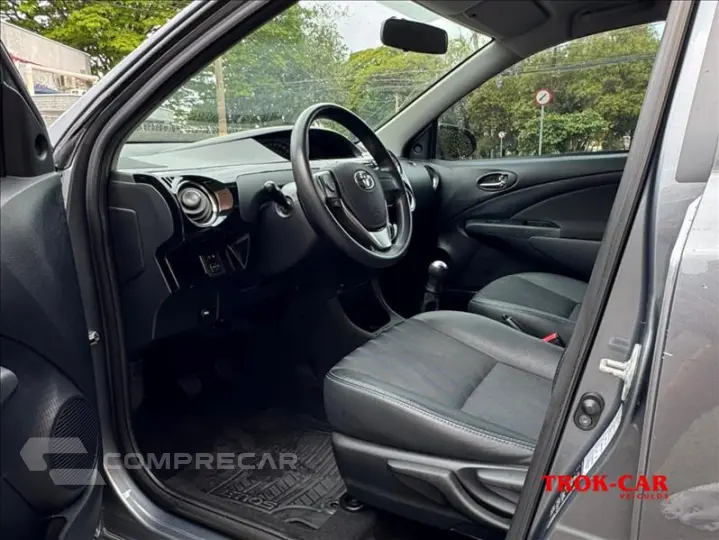 ETIOS 1.5 XS Sedan 16V