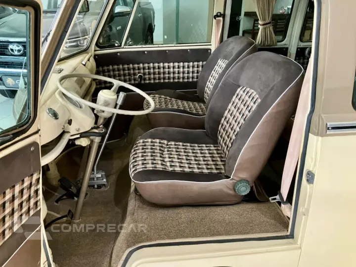Kombi 1.6 CORUJINHA
