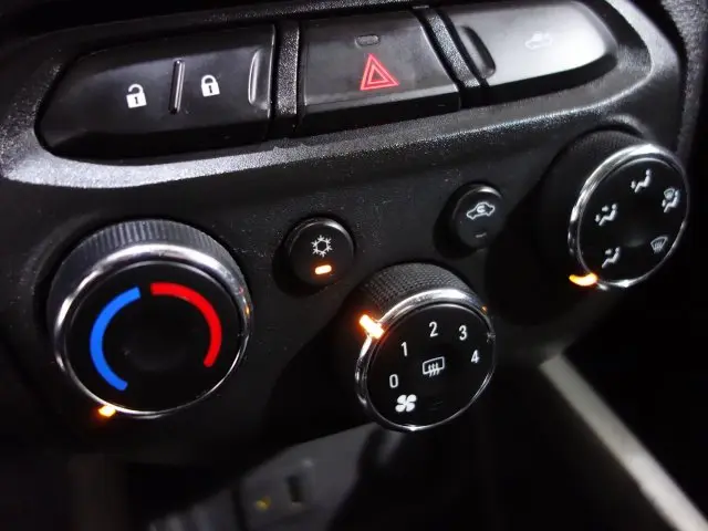 PRISMA - 1.4 MPFI LT 8V 4P MANUAL