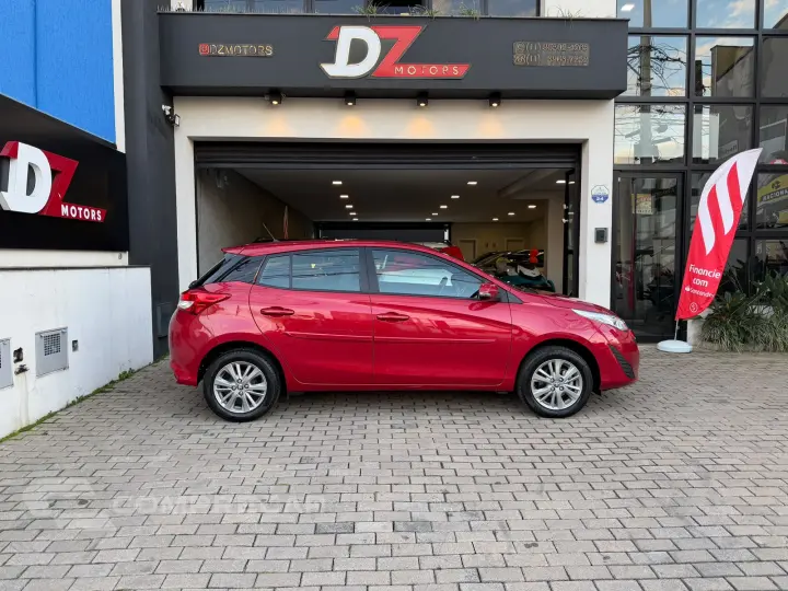 YARIS 1.5 16V XL