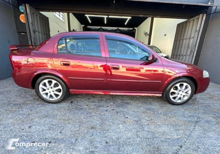 ASTRA 2.0 MPFI Advantage Sedan 8V