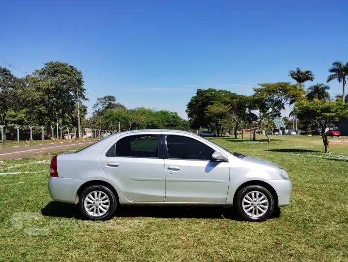 ETIOS 1.5 XLS Sedan 16V