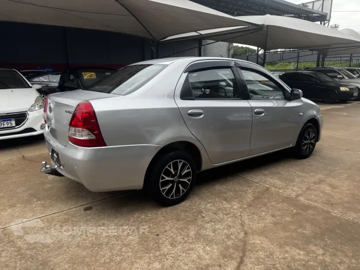 Etios Sedan 1.5 16V 4P FLEX XS