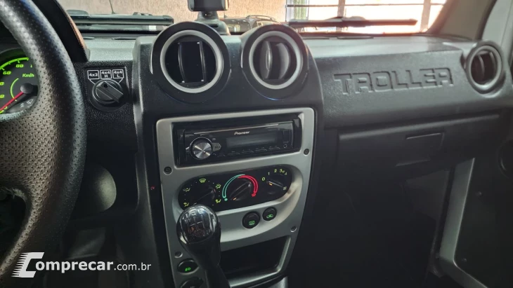 T-4 4x4 3.0 TB Int. Cap. Rígida Diesel