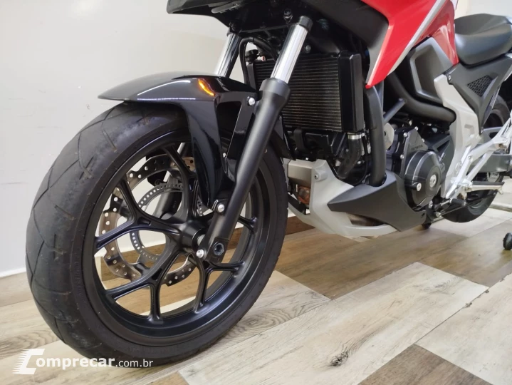 NC 750X 700 cc