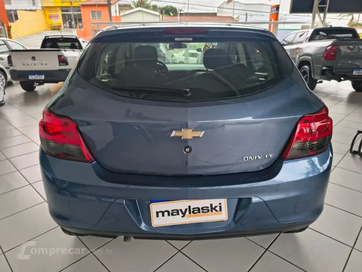 Onix Hatch 1.0 4P FLEX LT LOLLAPALOOZA