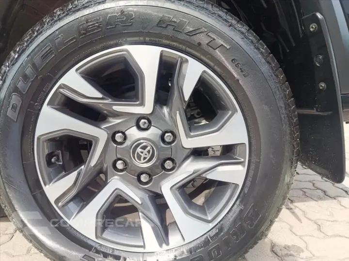 HILUX SW4 2.8 D-4D TURBO DIESEL SRX PLATINUM 7L 4