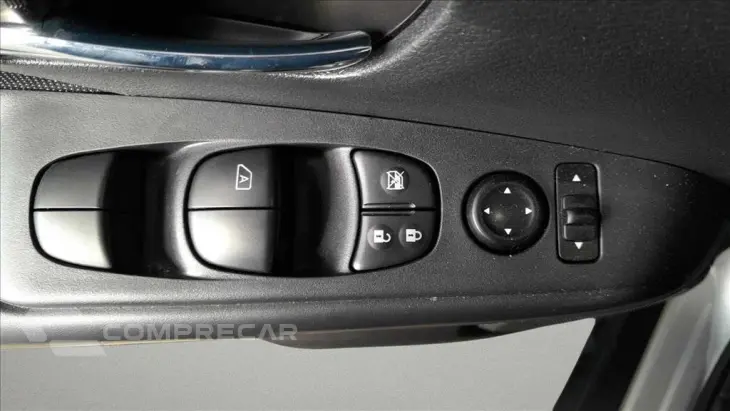 KICKS PLAY 1.6 16V FLEXSTART SENSE XTRONIC