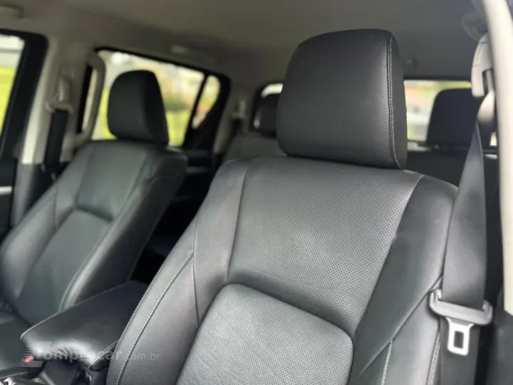 HILUX 2.8 D-4D TURBO DIESEL CD SRX 4X4 AUTOMÁTICO
