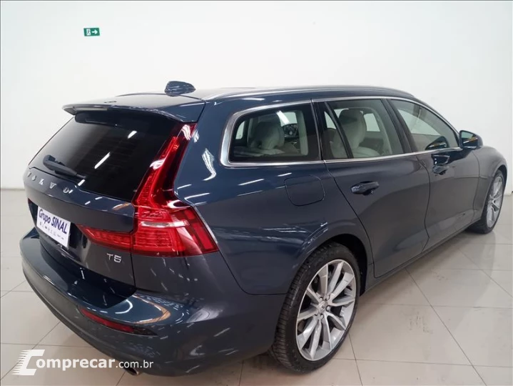 V60 2.0 T5 Momentum Geartronic