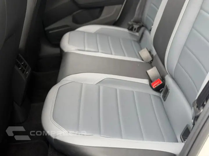 Nivus Highline 1.0 200 TSI Flex Aut.