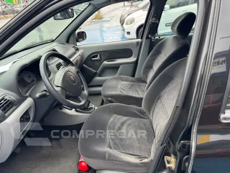 Clio Sedan