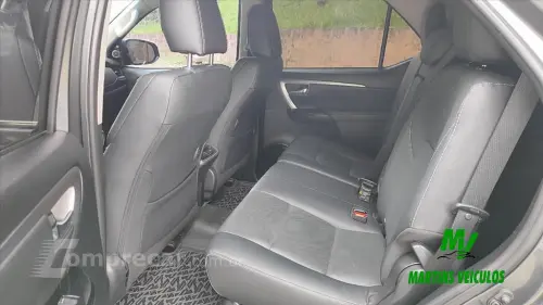 HILUX SW4 2.8 D-4d Turbo Diamond 7L 4X4