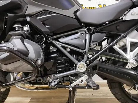 R 1250 GS TRIPLE BLACK