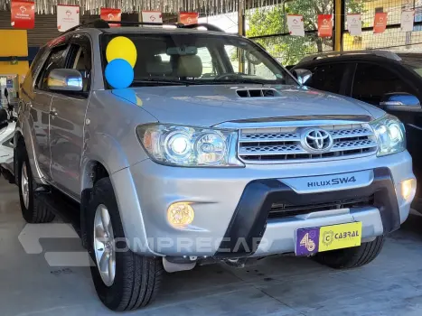 Hilux SW4 SRV D4-D 4x4 3.0 TDI Dies. Aut