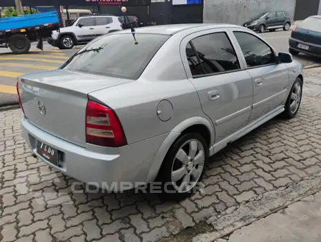 ASTRA 2.0 MPFI Advantage Sedan 8V