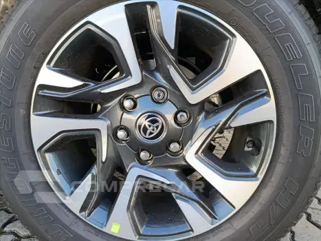 HILUX SW4 2.8 D-4D TURBO DIESEL SRX PLATINUM 7L 4