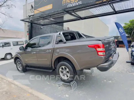 L 200 Triton 2.4 16V SPORT HPE 4X4 CABINE DUPLA TURBO DIESEL