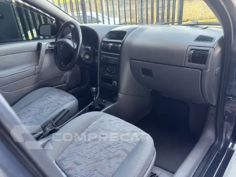 Astra Sedan 1.8 4P GL ALCOOL