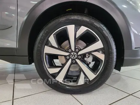 Nivus 1.0 4P FLEX 200 TSI HIGHLINE TURBO AUTOMÁTICO