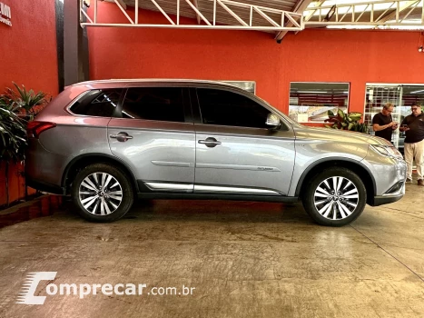 OUTLANDER 3.0 MIVEC V6 GASOLINA HPE-S AWD AUTOMÁTICO
