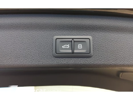 Q3 2.0 40 TFSI GASOLINA PERFORMANCE BLACK QUATTRO TIPTRONIC
