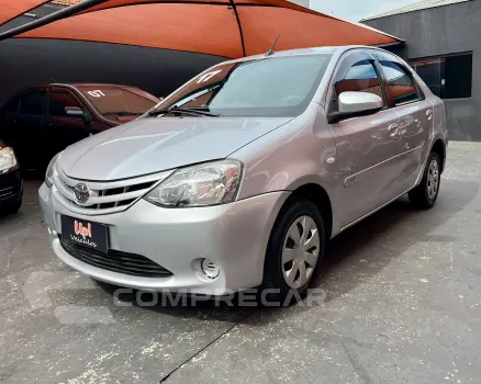 Toyota ETIOS 1.5 XS Sedan 16V 4 portas