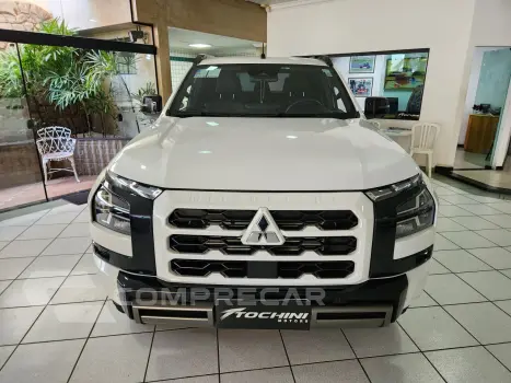 Triton  2.4 KATANA BITURBO DIESEL CABINE DUPLA 4X4 AUTOMÁTIC