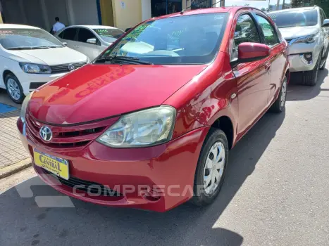 Toyota ETIOS 1.5 XS Sedan 16V 4 portas