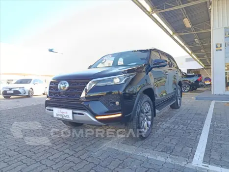 HILUX SW4 2.8 D-4D TURBO DIESEL SRX 7L 4X4 AUTOMÁ