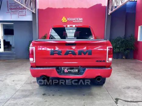 CLASSIC 5.7 V8 GASOLINA LARAMIE NIGHT EDITION CD 4X4 AUTOMÁT
