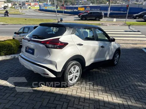 KICKS Active 1.6 16V Flex Aut.