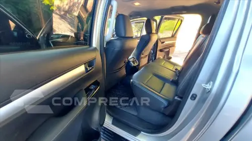 HILUX 2.8 D-4D TURBO DIESEL CD SRX 4X4 AUTOMÁTICO