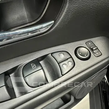 KICKS Play Sense 1.6 16V Flex Aut.