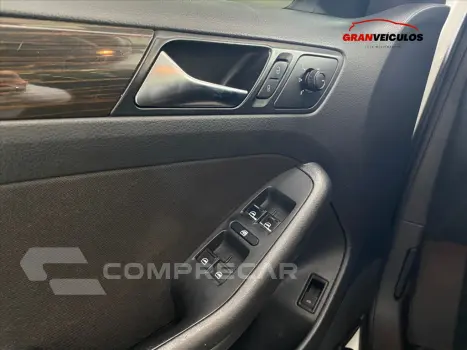 JETTA 2.0 COMFORTLINE FLEX 4P TIPTRONIC