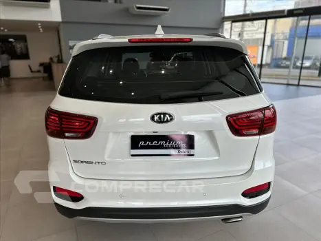 SORENTO 2.4 16V GASOLINA EX 7L AUTOMÁTICO