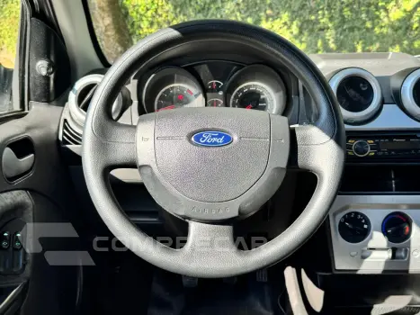 FIESTA 1.6 Rocam SE Sedan 8V