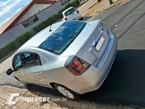 Sentra 2.0 S 16V Flex 4P Automático