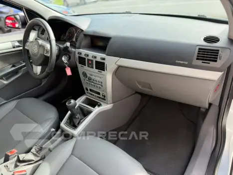 VECTRA 2.0 MPFI ELEGANCE 8V FLEX 4P MANUAL