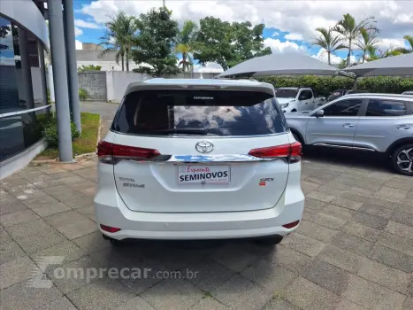 HILUX SW4 2.8 SRX 4X4 7 LUGARES 16V TURBO INTERCO