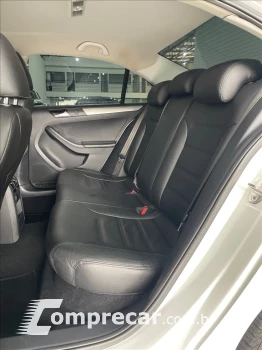 JETTA 2.0 TRENDLINE FLEX 4P TIPTRONIC