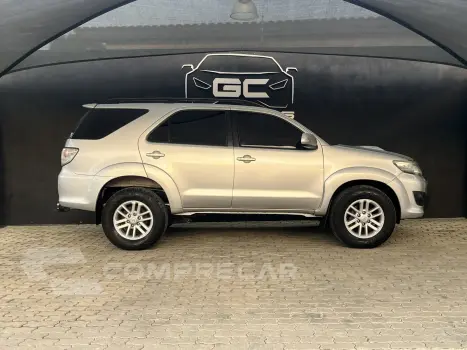 HILUX SW4 3.0 SRV 4X4 7 LUGARES 16V TURBO INTERCOOLER DIESEL