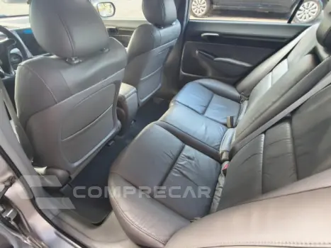 CIVIC - 1.8 LXS 16V 4P AUTOMÁTICO