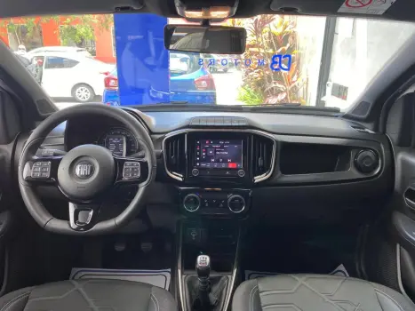 Strada Volcano 1.3 Flex 8V CD