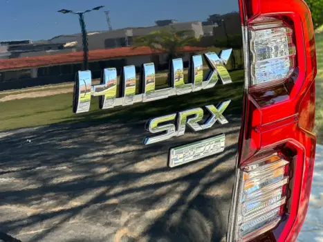 HILUX 2.8 D-4D TURBO DIESEL CD SRX PLUS 4X4 AUTOMÁTICO